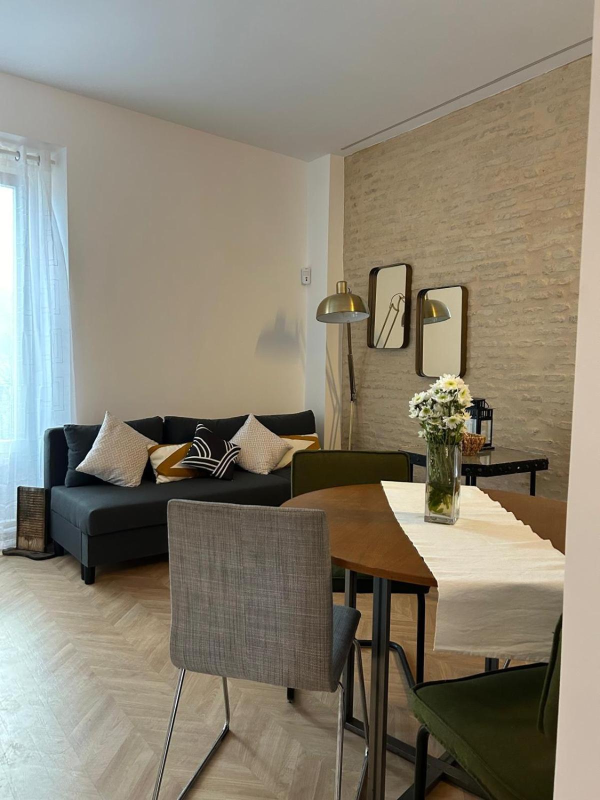 Center Apartment Fully Eqquiped Opcional Breakfast Sevilla Dış mekan fotoğraf